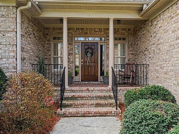 2nd image of 4257 Wayne Rd