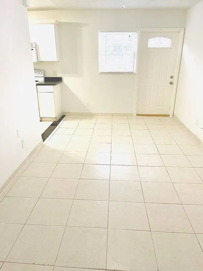 Building Photo - 4850 SW 58th Ave