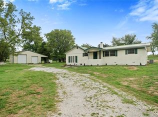 11332 S Brigance Rd, Gentry, AR 72734