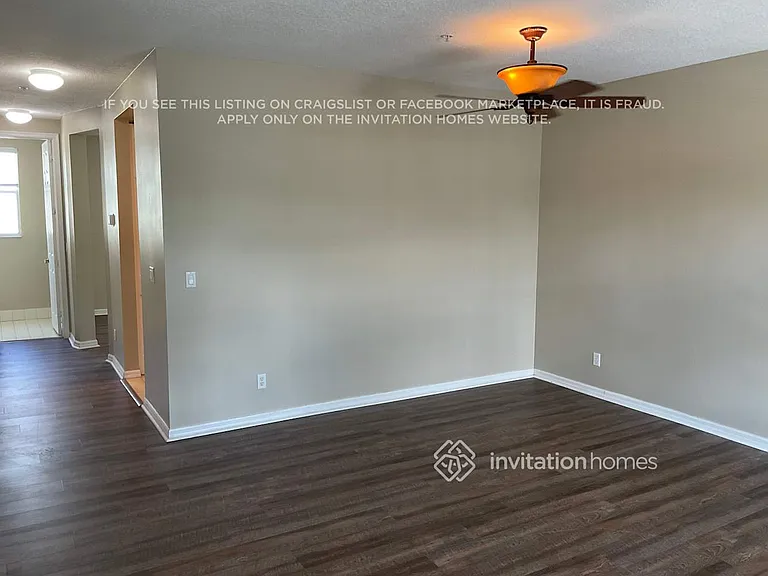 4304 Main St — Photo 4