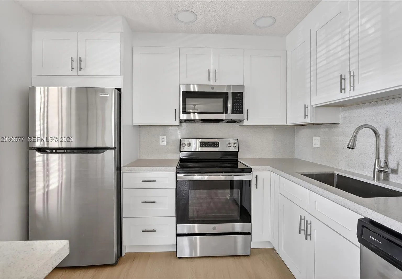 Pierpointe #5 Condo #101 — Photo 2