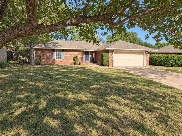 3909 Smiling Hill Cir, Edmond, OK 73013