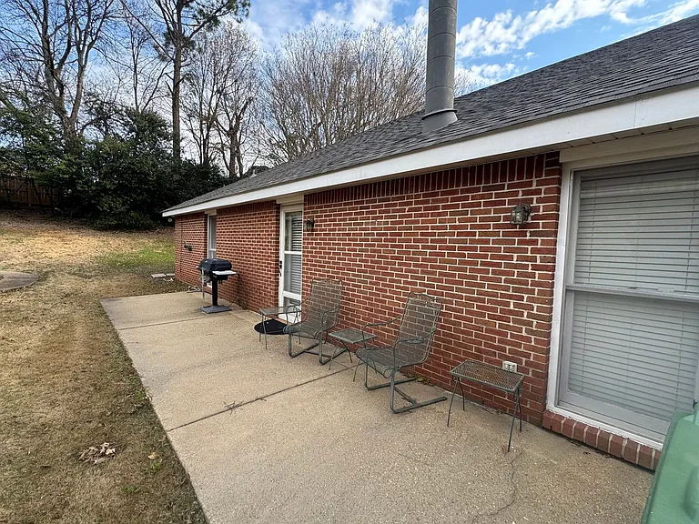 137 Hillabee Ct — Photo 44
