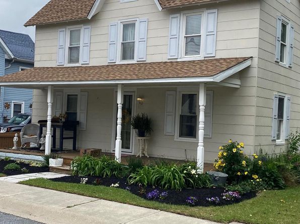 105 E Lillian St, Hebron, MD 21830