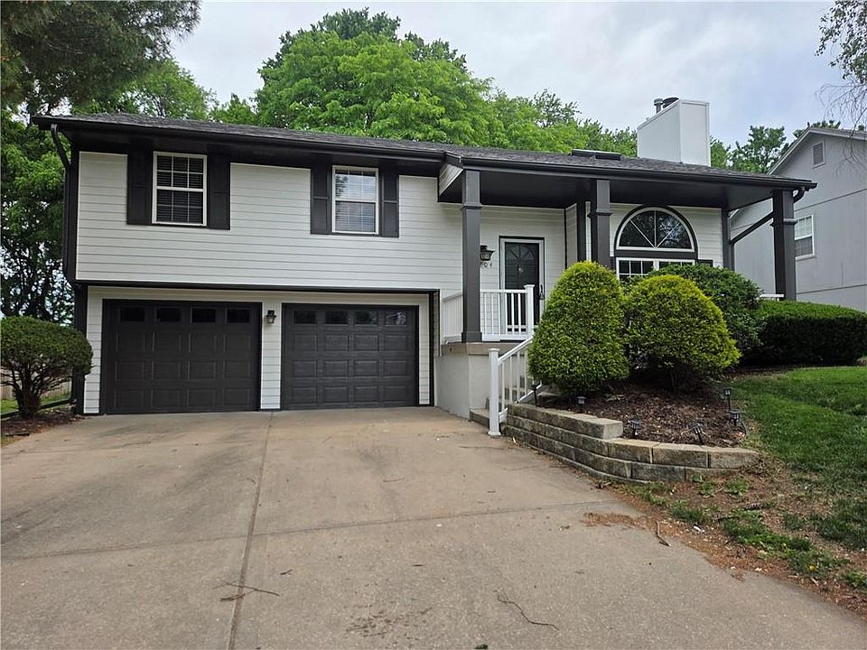 1st image of 2204 NE Chipman Rd