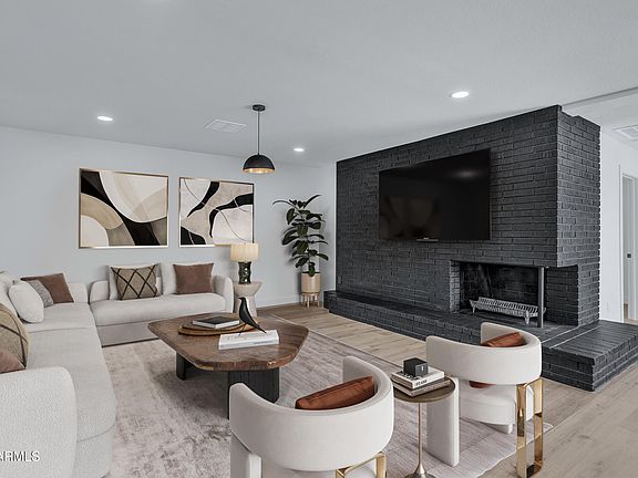 3rd image of 1266 E LA JOLLA Drive