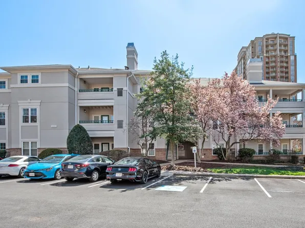 12001 Taliesin Pl APT 12, Reston, VA 20190