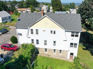 33 Vista Pl, Waterbury, CT 06708