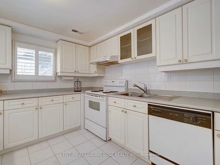 1374 Heritage Way #BASEMENT — Photo 14