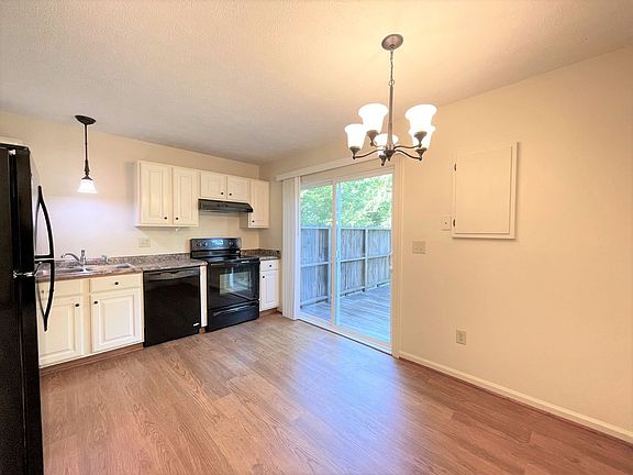 4th image of 1921 Eastover Dr APT G