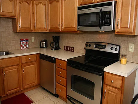 Park Apartments — Photo 4