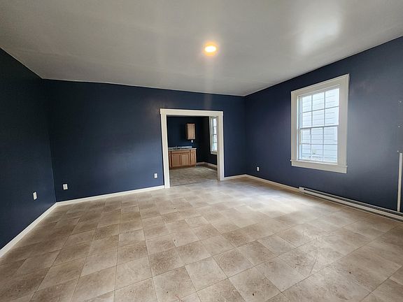 4th image of 709 Pine St