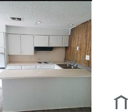 2nd image of 5808 S Shartel Ave