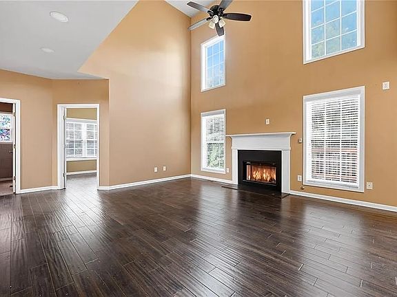 2nd image of 2530 Wainwright Way #A