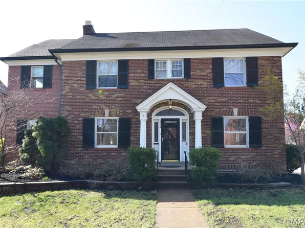 7424 Buckingham Dr, Saint Louis, MO 63105