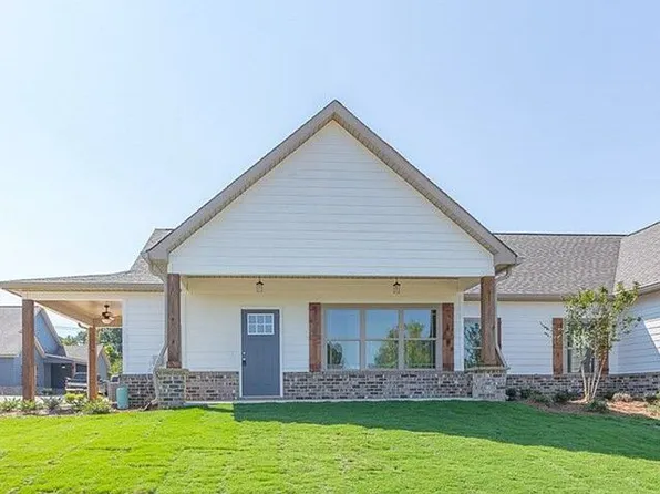 24 Maddox Ln, Chatsworth, GA 30705