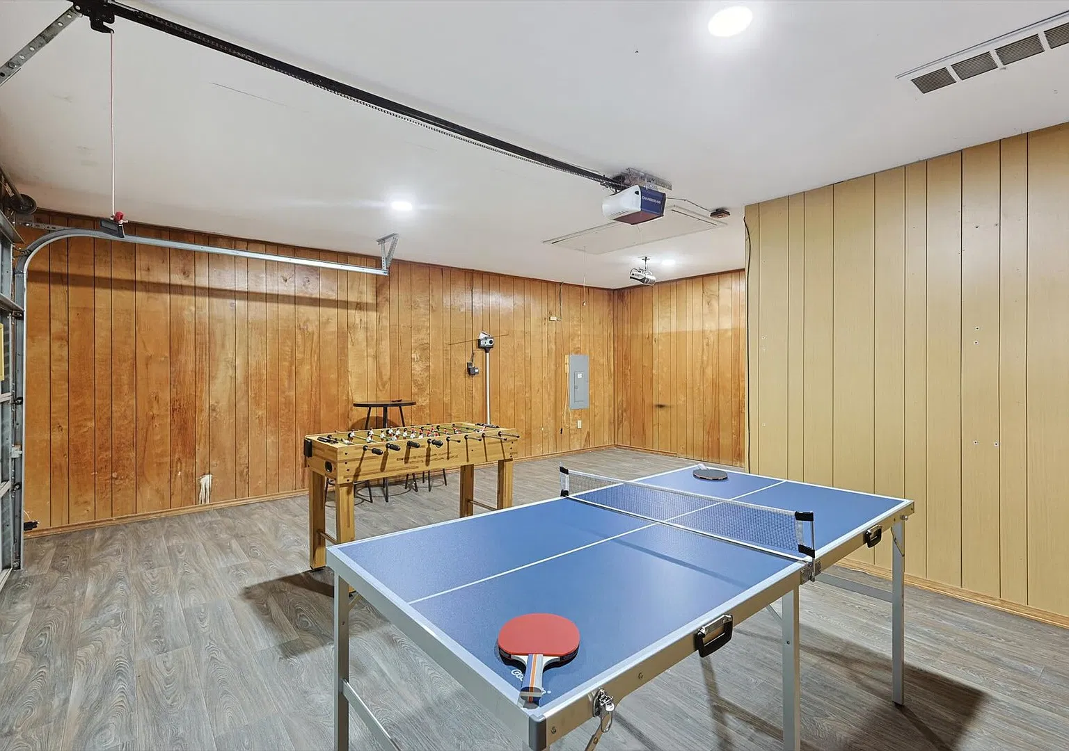 5BR DeSoto Home | Pool, Game Room & Theater — Photo 4