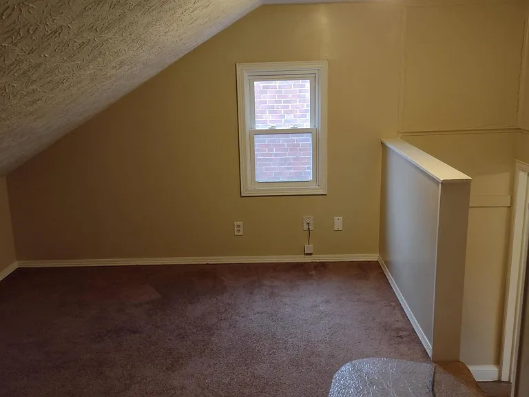 4453 Lee Heights Blvd — Photo 12
