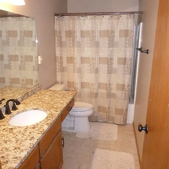 808 Chalet Dr NW — Photo 10
