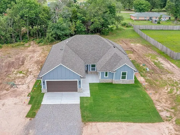 5712 Arthur Rd — Photo 2