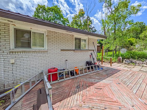 5th image of 12 Valley Dr