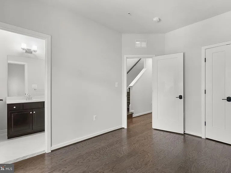 820 Thompson Cres #26 — Photo 24