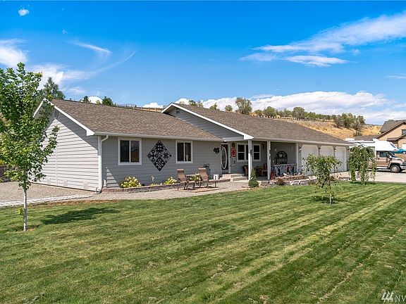 2nd image of 1095 Mansfield Dr
