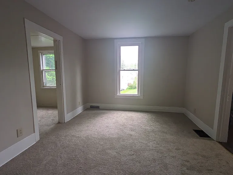 150 Elmwood Ave #4 — Photo 4
