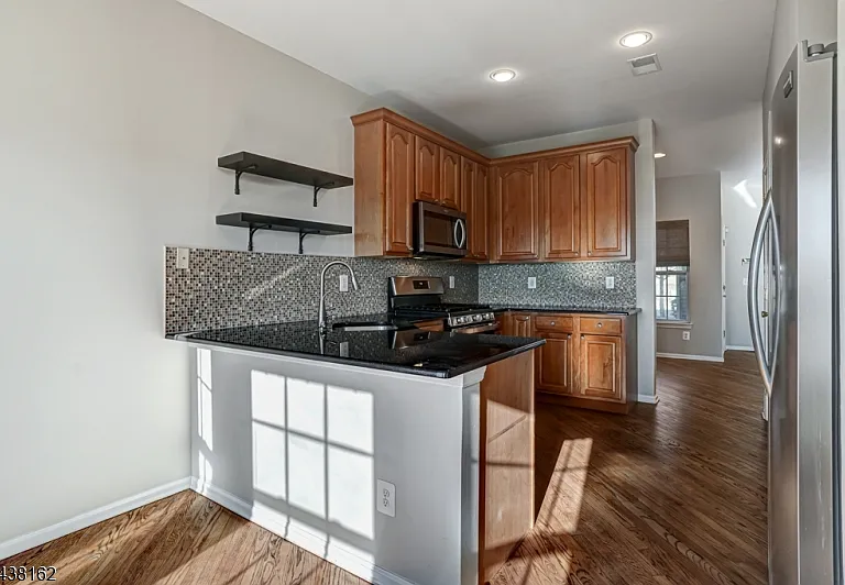 1039 Shadowlawn Dr — Photo 6