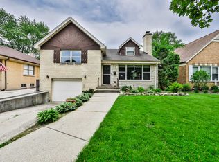 375 Longcommon Rd, Riverside, IL 60546