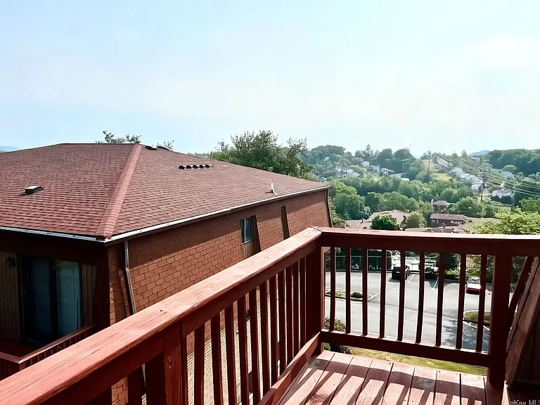 254 Richard Ct — Photo 9