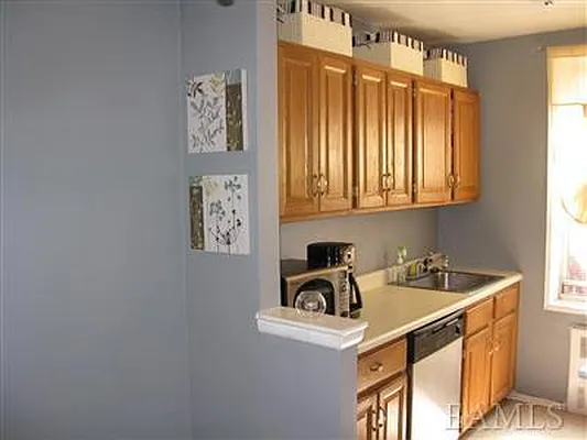 Sold by Real Estate Brokerage of America Inc | media 27