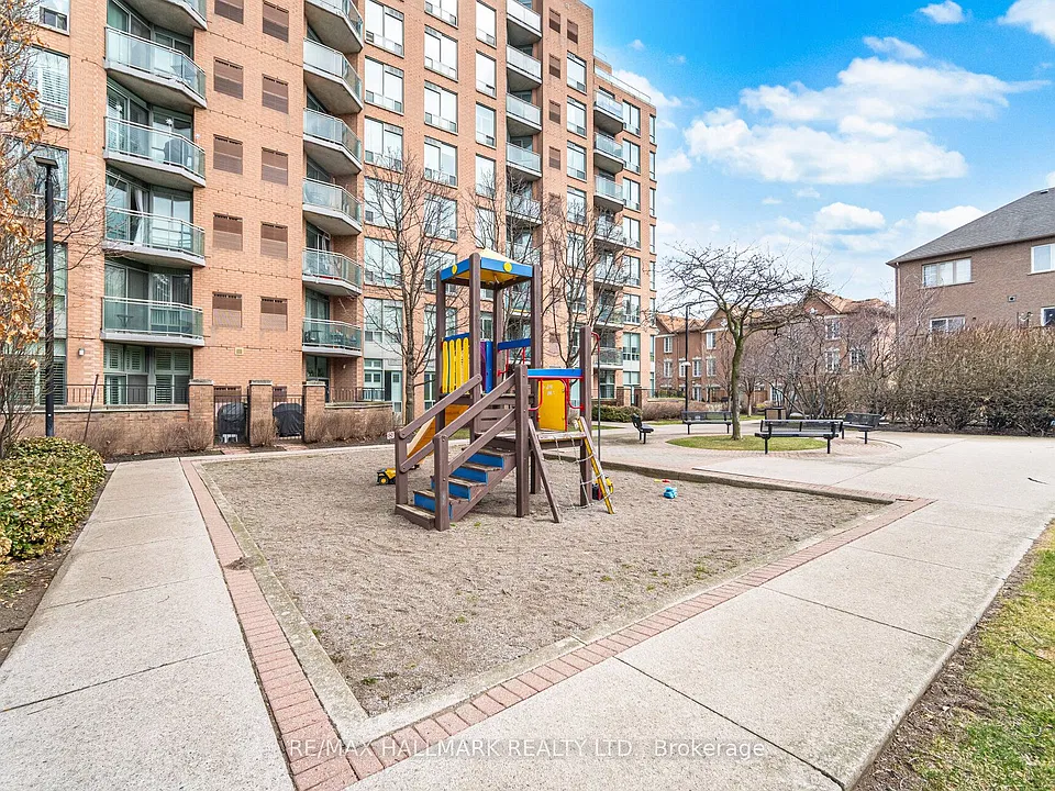 190 Manitoba St #209