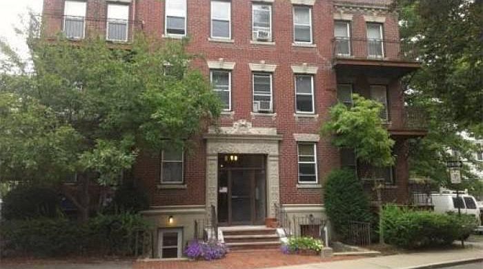 1st image of 8 Kinross Rd APT 9