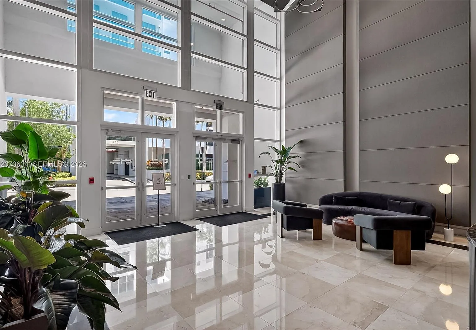 City 24 Condo — Photo 3