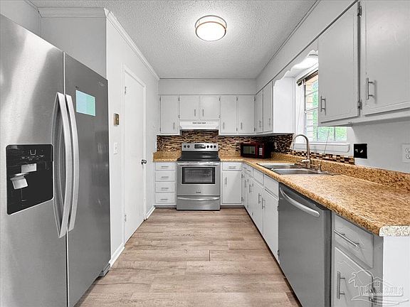 5th image of 4780 Skyline Dr