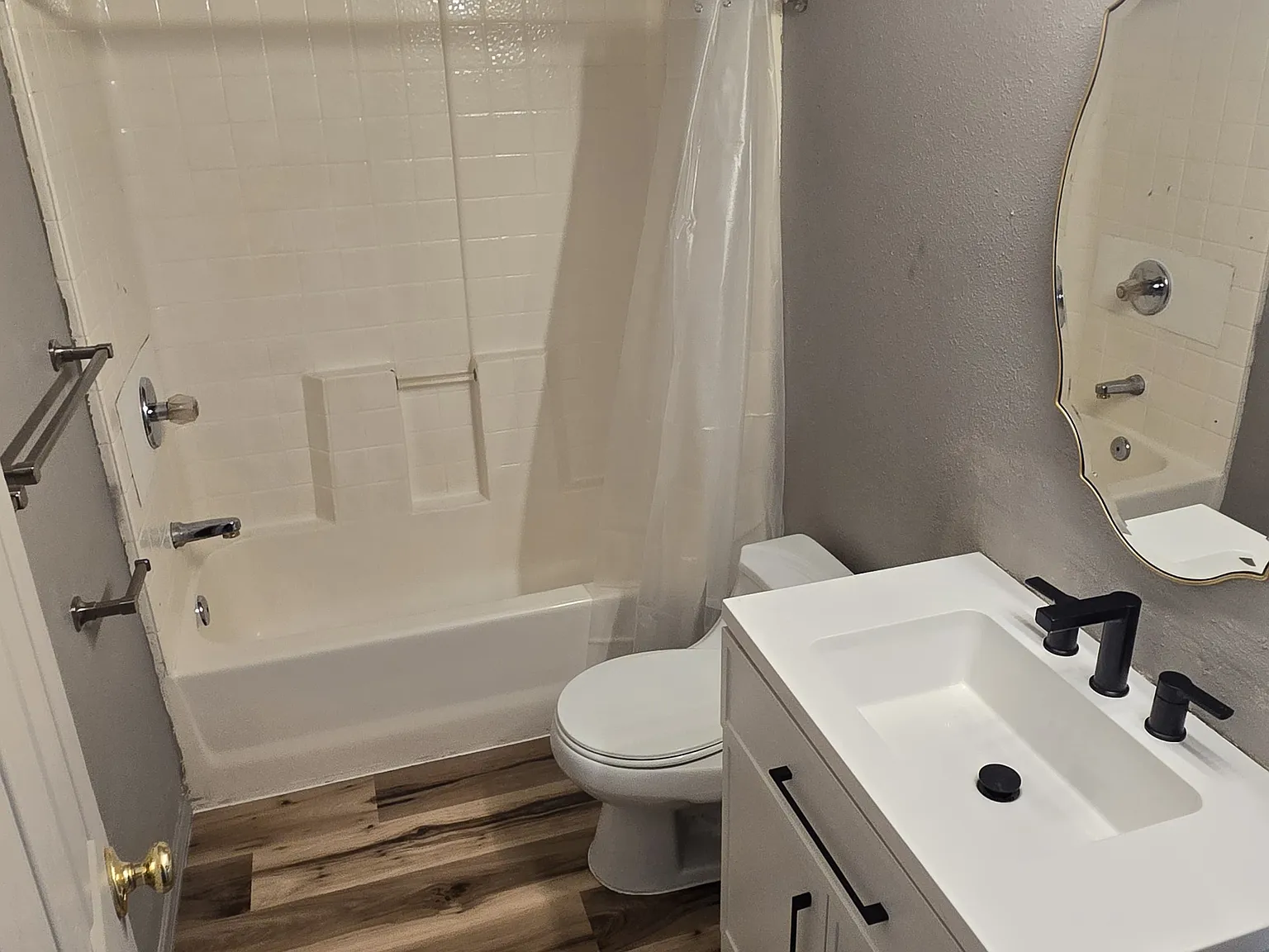 3 bed, $1,999 — Photo 1