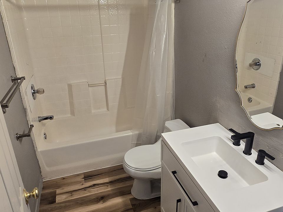 1st image of 4611 Long St