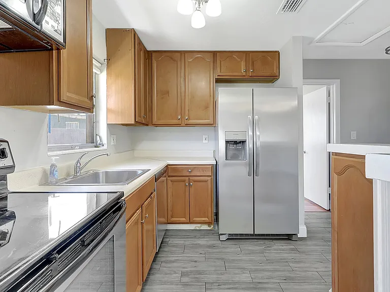 3853 Nottingham Dr — Photo 14