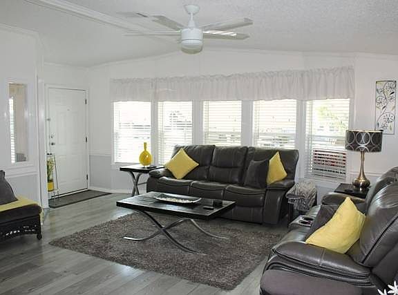 5th image of 25 Villa Ct