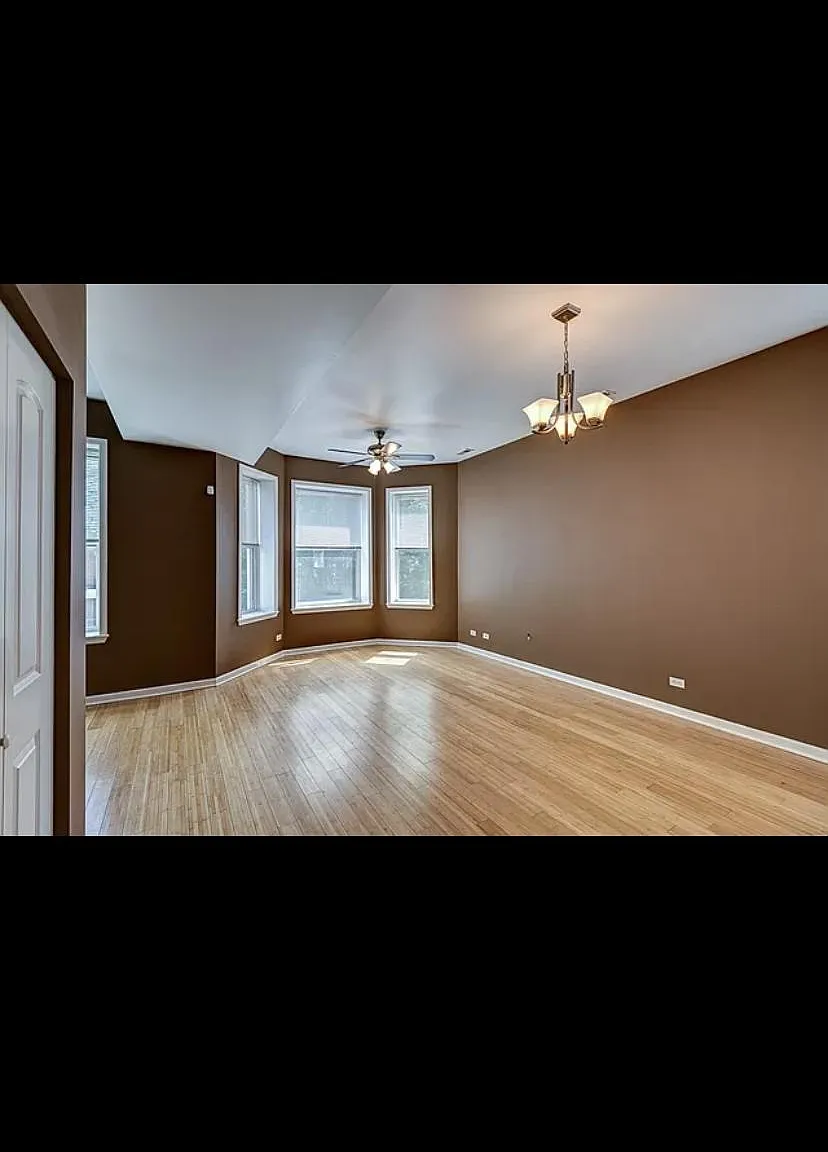 2 bed, 1.5 bath, 1050 sqft, $1,686 — Photo 3