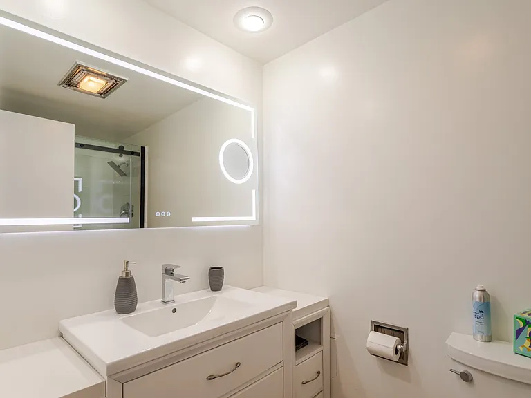 800 W 1st St #1105 — Photo 36