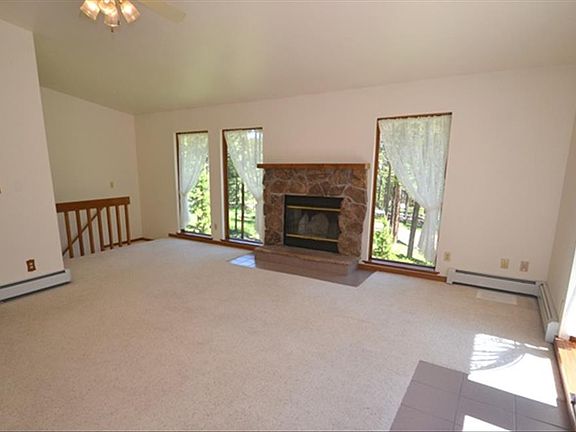 Living Rm & Fireplace