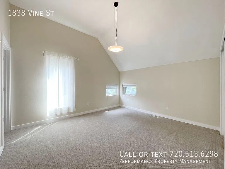 1838 Vine St — Photo 25