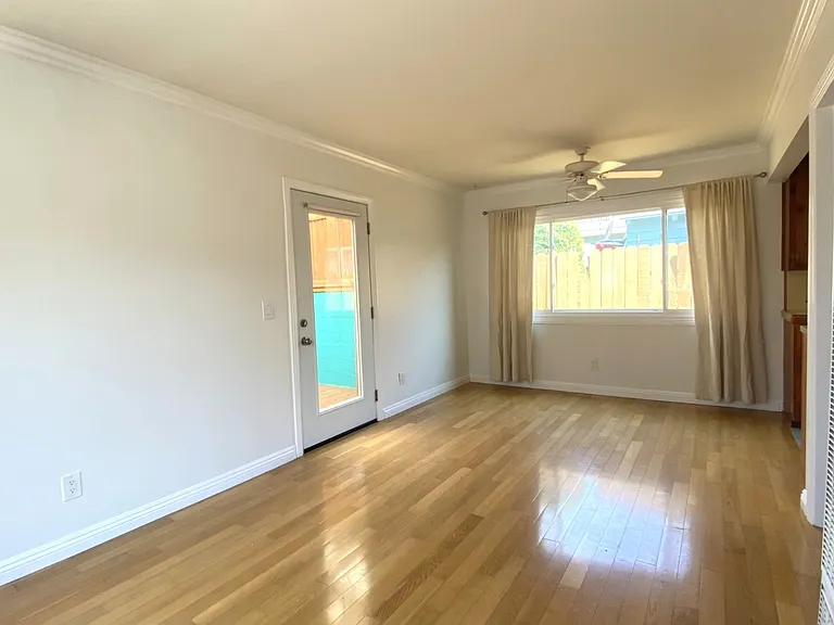 4645 Castelar St — Photo 2