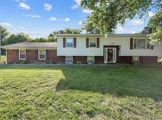 352 Rolling Hills Dr, Cape Girardeau, MO 63701