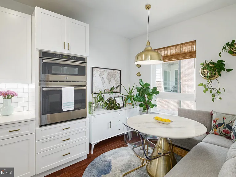 159 E Allen St #1 — Photo 23