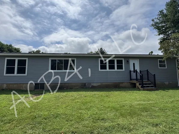 43 Memory Ln, Blue Ridge, VA 24064