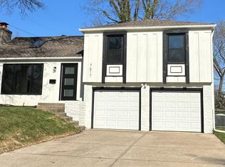 7617 Windsor Dr, Prairie Village, KS 66208