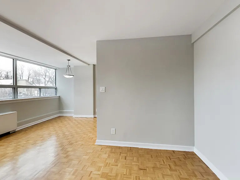 630 Roselawn Ave — Photo 13